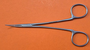 XOMED Surgical McCabe facial Forceps Angled 14mm smooth Jaws 5.5"