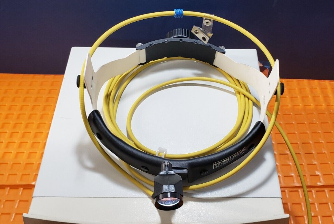 Karl Storz 310075 LED Head Light with Light Source.