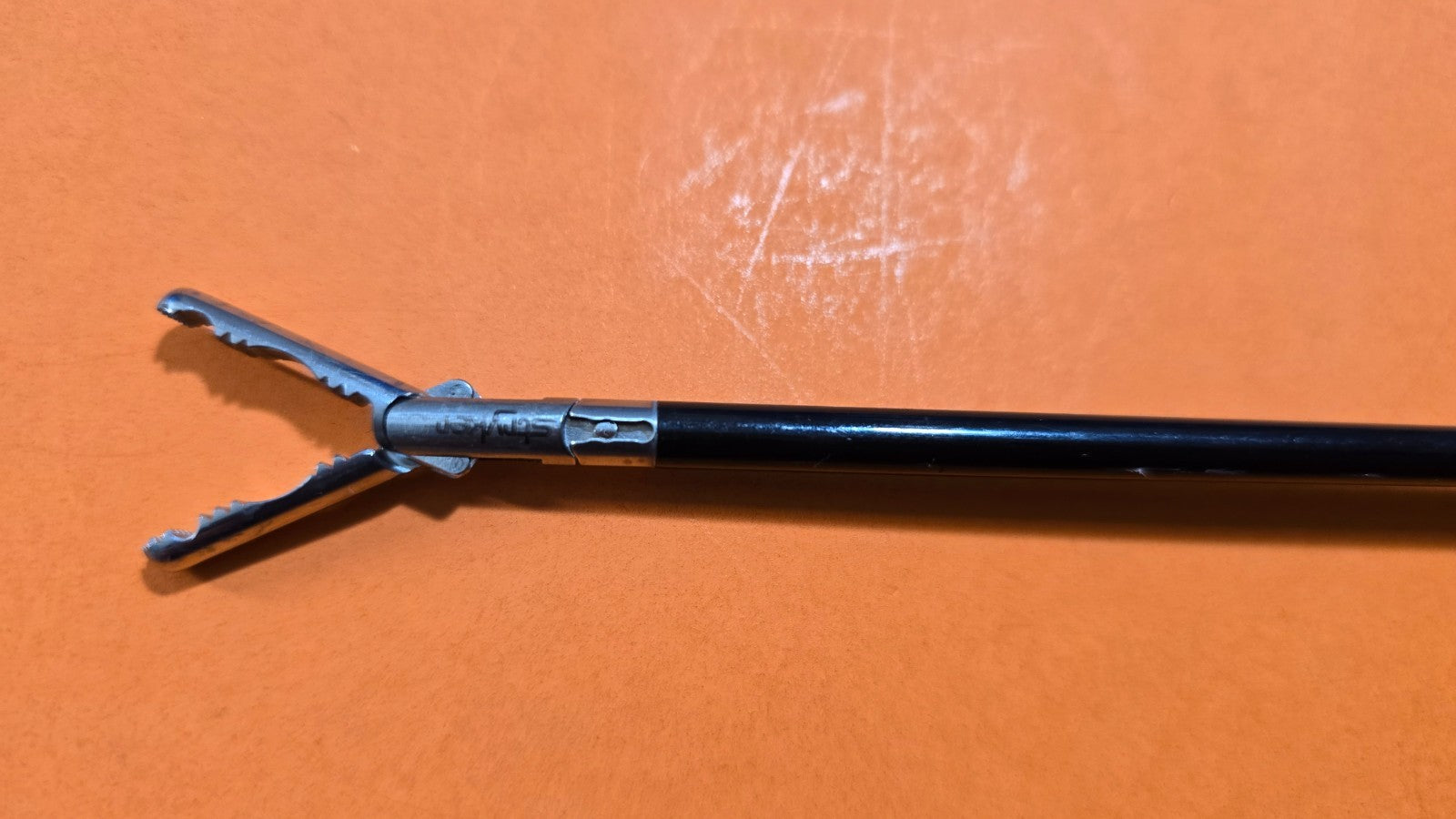 Stryker  Laparoscopic Retraction Forceps 5mm x 36cm Ratchet Handle