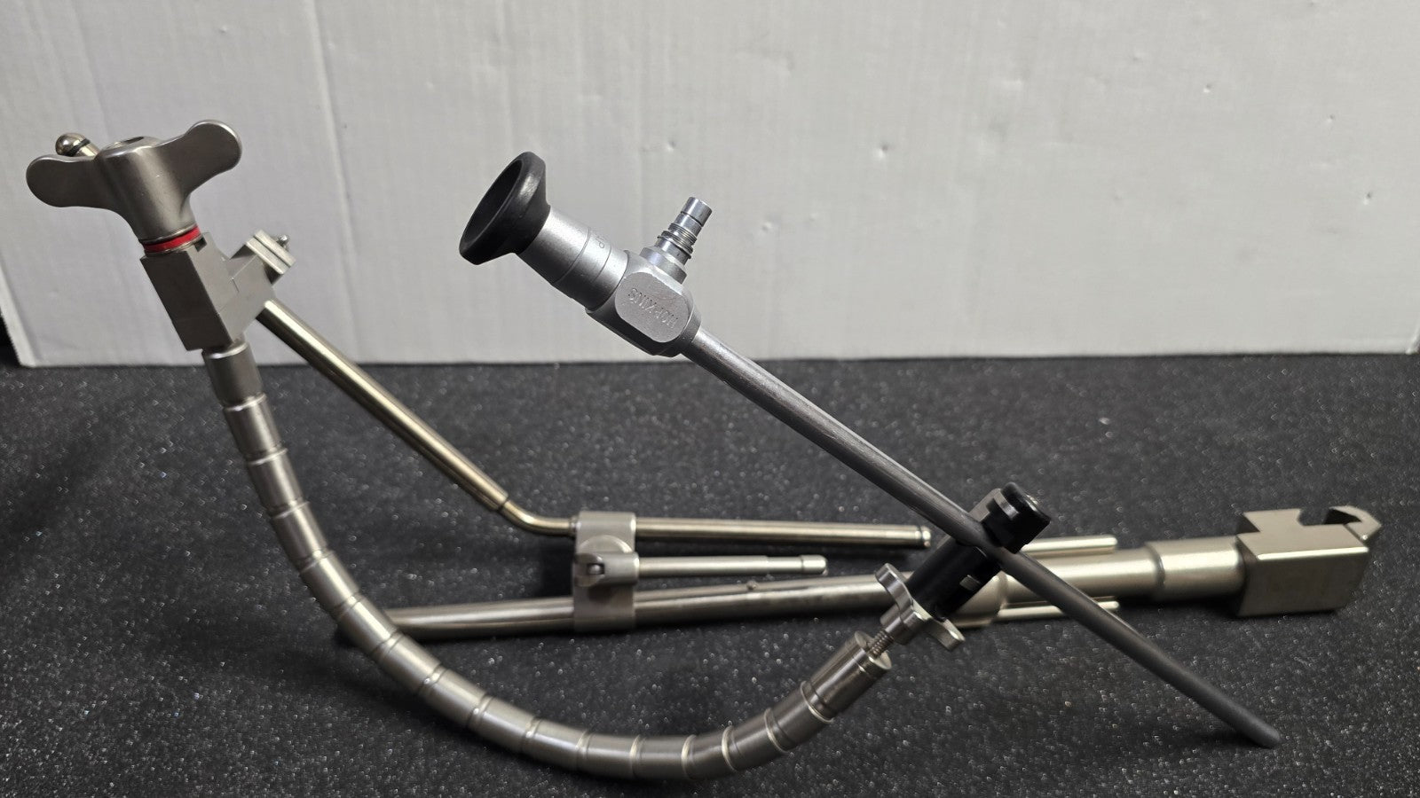 Mediflex FlexArm with Thompson Retractor Angle Bar & Elite Rail Clamp