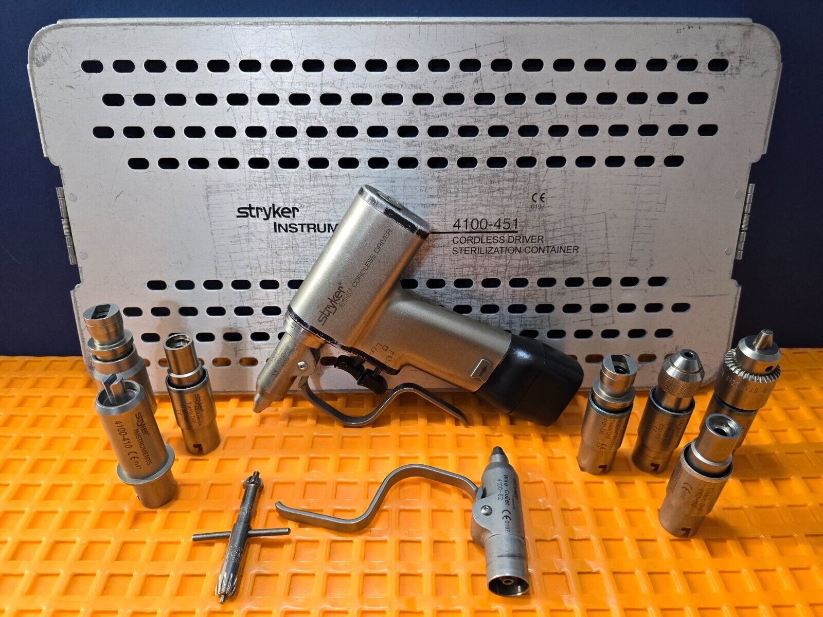 Stryker4100 Cordless Driver Set with 4212 Battery & Sterilization Box