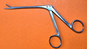 PILLING Weck 031225 Surgical Alligator Forceps 4.25" serrated Jaws.