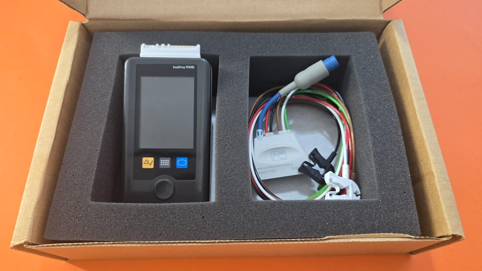 PHILIPS IntelliVue MX40 Telemetry Monitor With 5 Lead ECG (Tested)