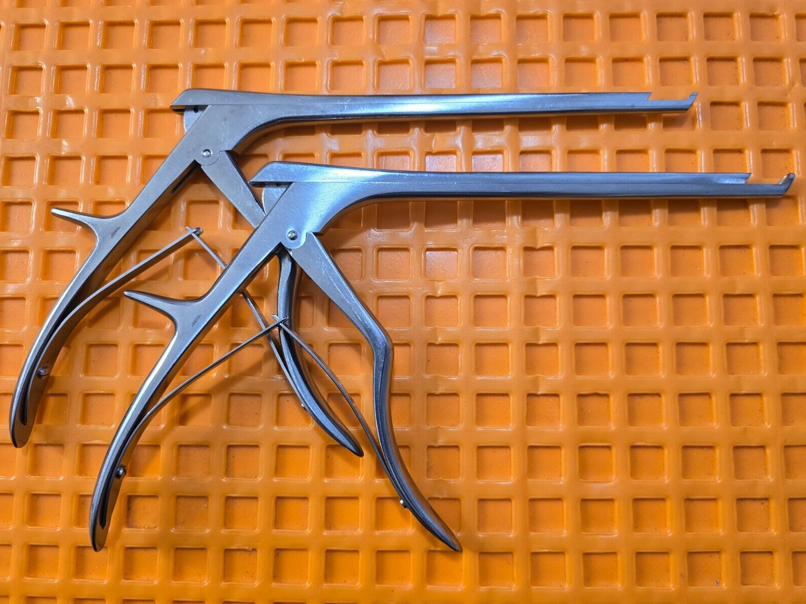 Ruggles R-1672,R1673 Orthopedic Kerrison Rongeurs 4,5mm Up 7" x40 Degree