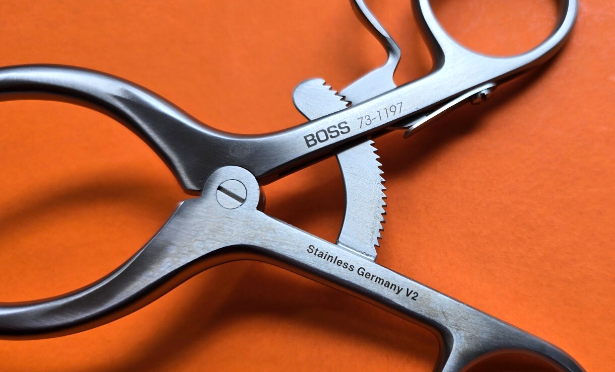 BOSS 73-1197 Surgical Orthopedic Adson Cerebral Retractor 7.5" Sharp 4x4 Prongs