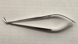 V. Mueller Potts Scissors 60* Angled 5.5" Spring Handle  REF: CH8690
