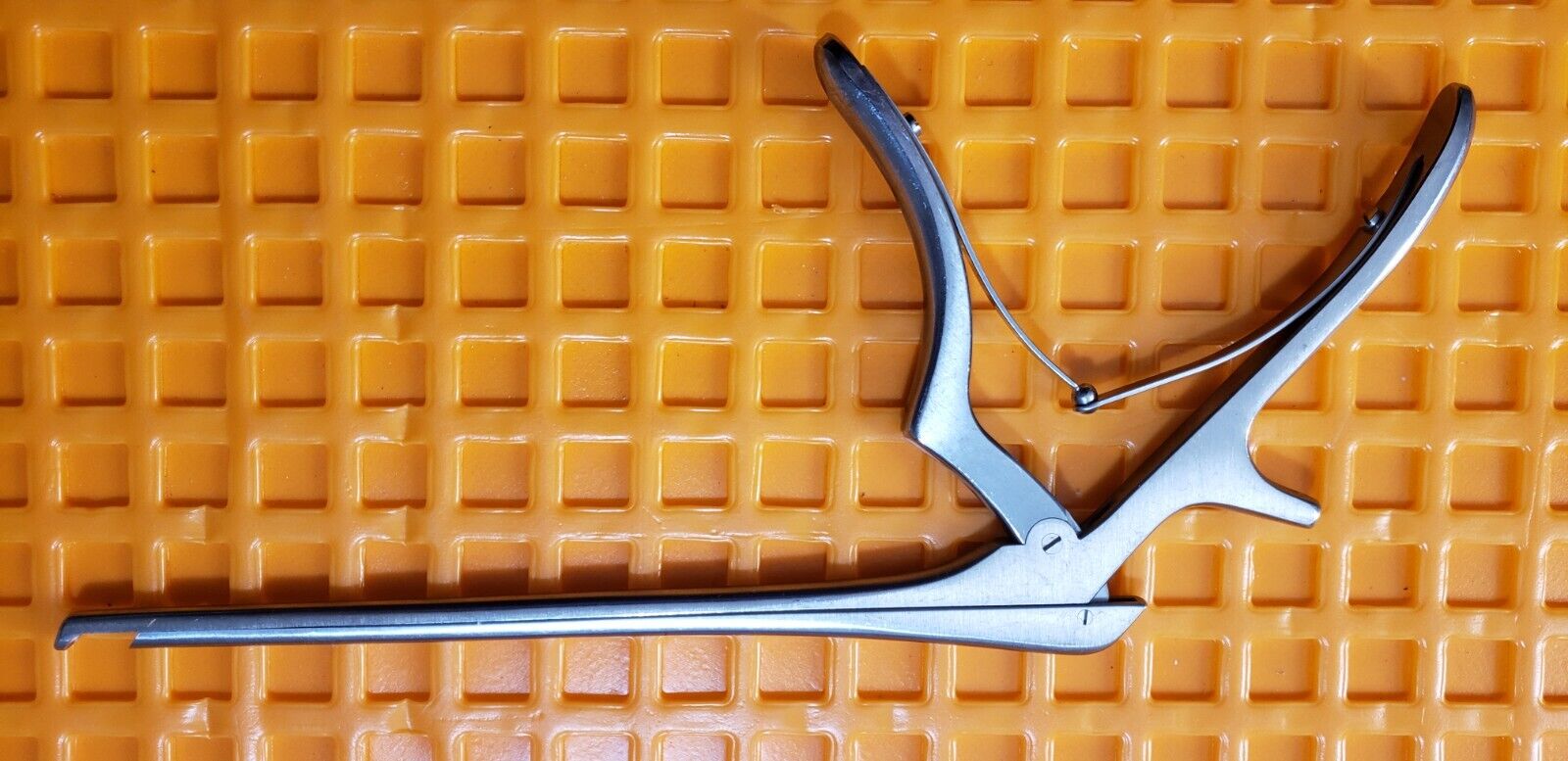 AESCULAP FF728R Surgical Orthopedic Kerrison Rongeur 5mm x 40 Degree Shaft 8"