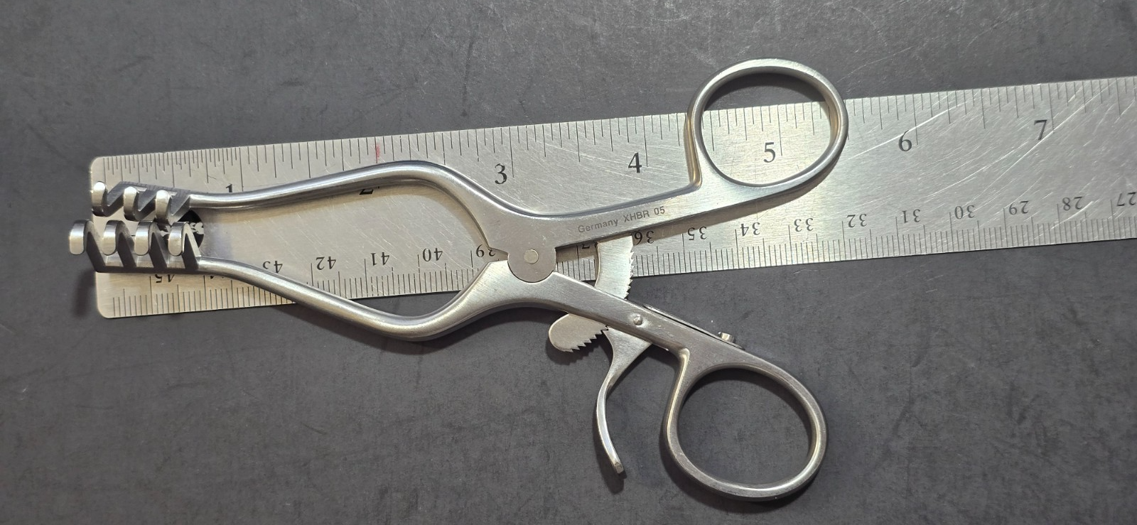 V.Mueller Surgical Weitlaner Retractor 5.5" 3x4 Blunt with ratchet.