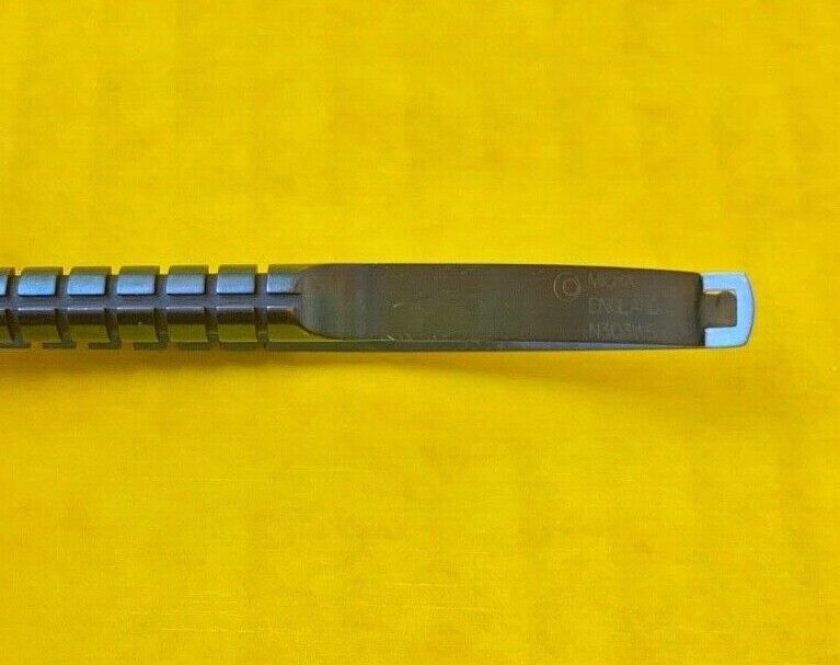 Micra Surgical Curved Blunt Needle Holder, 110mm, Titanium REF: N303WB