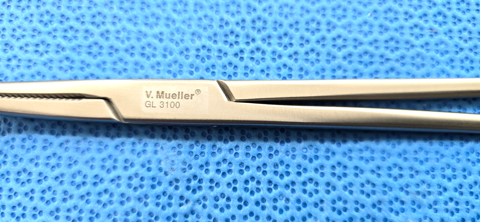 V. Mueller Surgical Heaney Forceps 8 1/4" Single tooth Curved REF: GL 3100