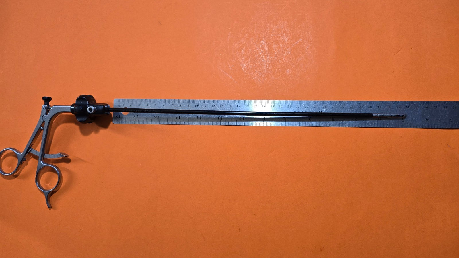 Stryker  Laparoscopic Retraction Forceps 5mm x 36cm Ratchet Handle