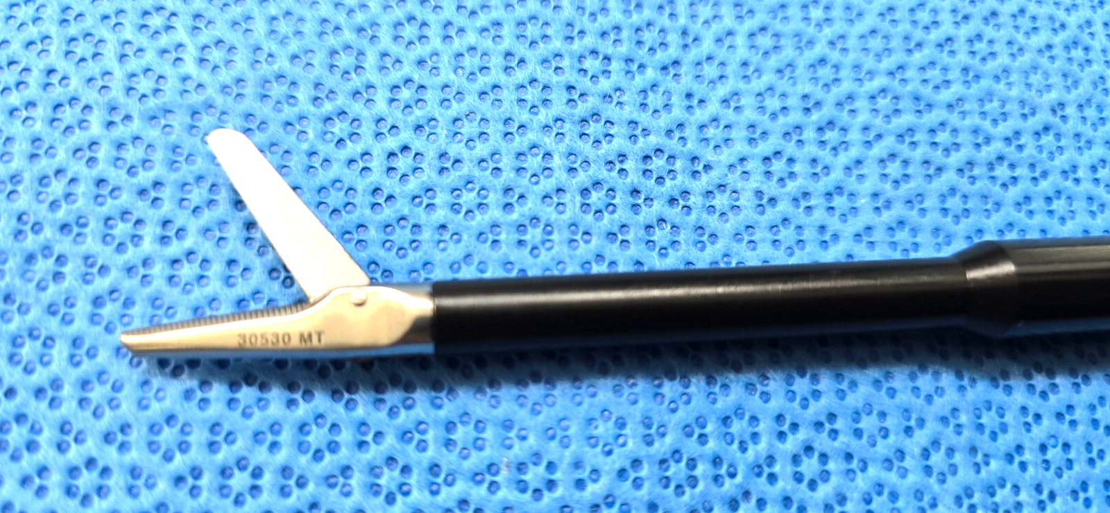 Karl Storz Laparoscopic Monopolar Scissors 10mm x 34cm Straight Serrated Blades