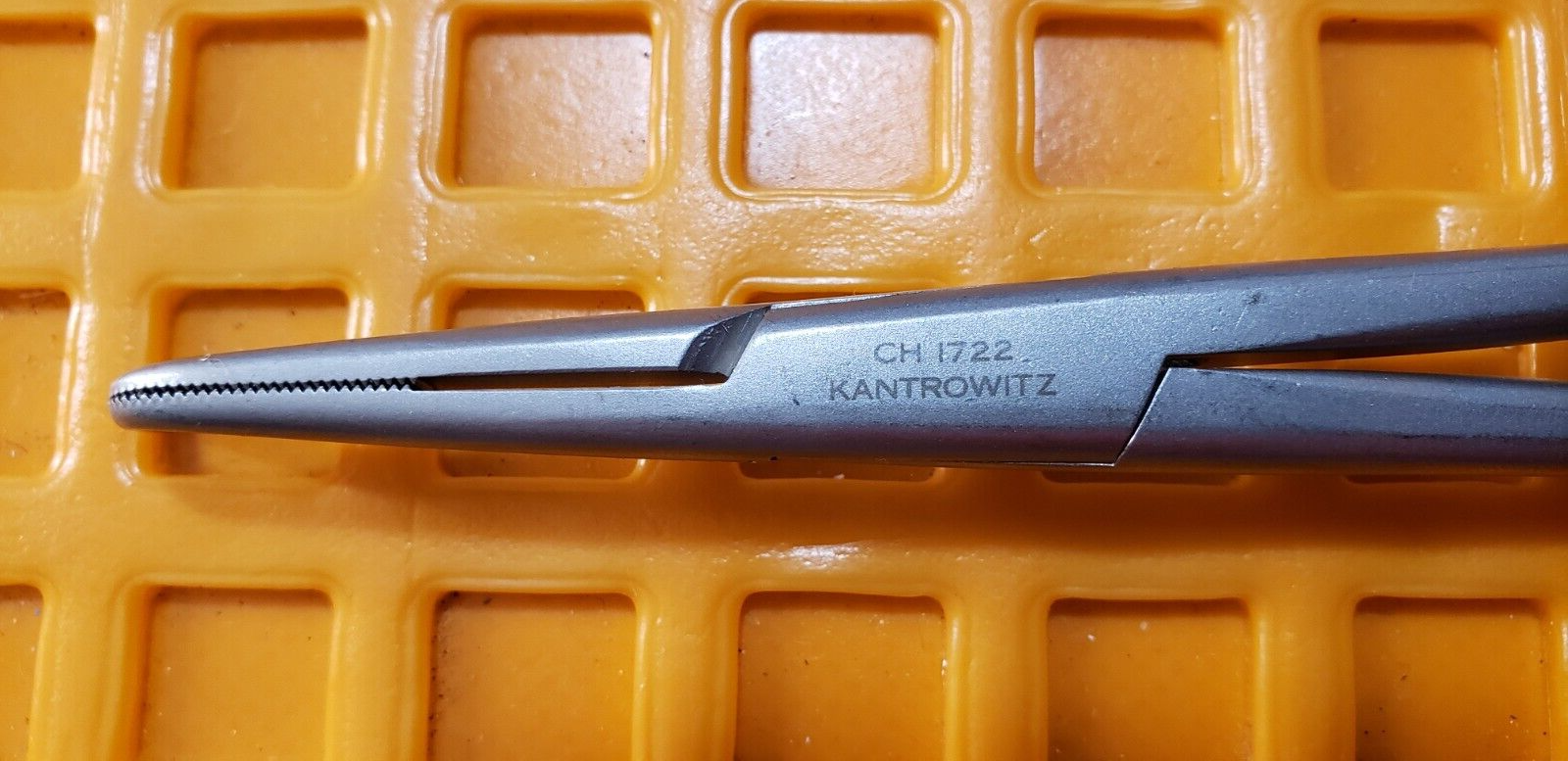 V. Mueller CH1722 Surgical KANTROWITZ Thoracic Clamp 9-3/4" Right Angle