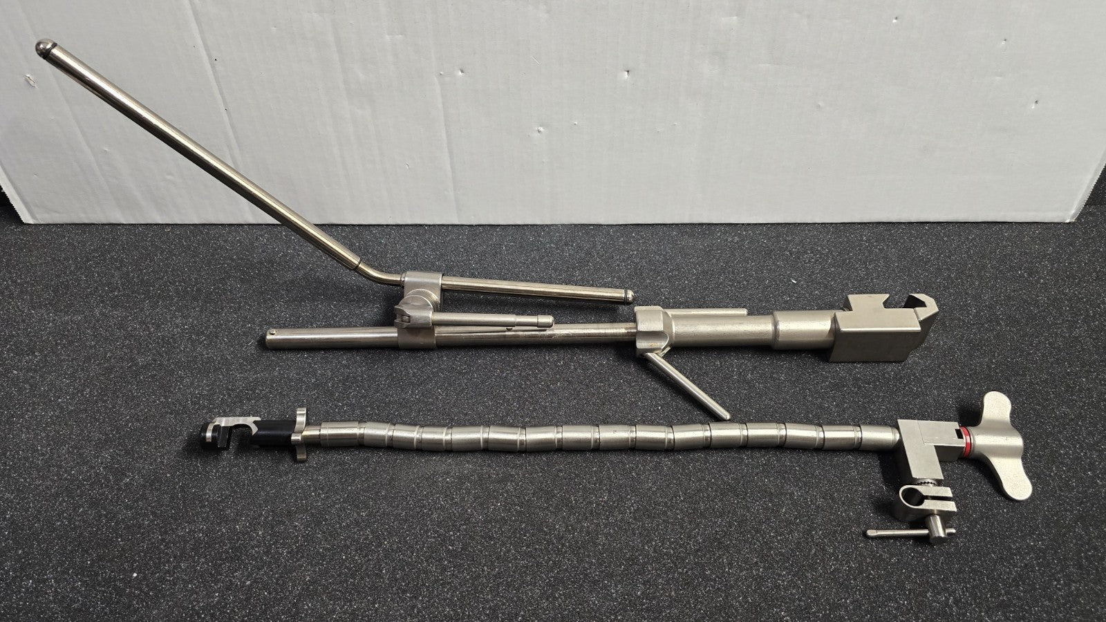 Mediflex FlexArm with Thompson Retractor Angle Bar & Elite Rail Clamp
