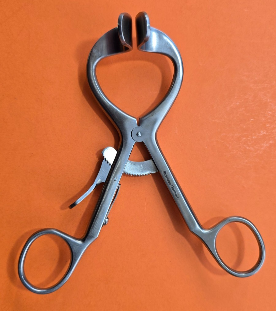 V. Mueller MO120 Surgical Dental Molt Mouth Gag 5.5" with Ratchet