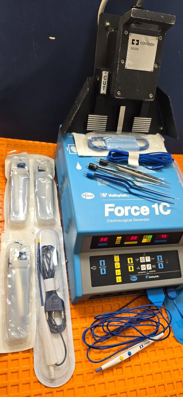 Valleylab Force 1C System with E6008 Monopolar Foot Switch