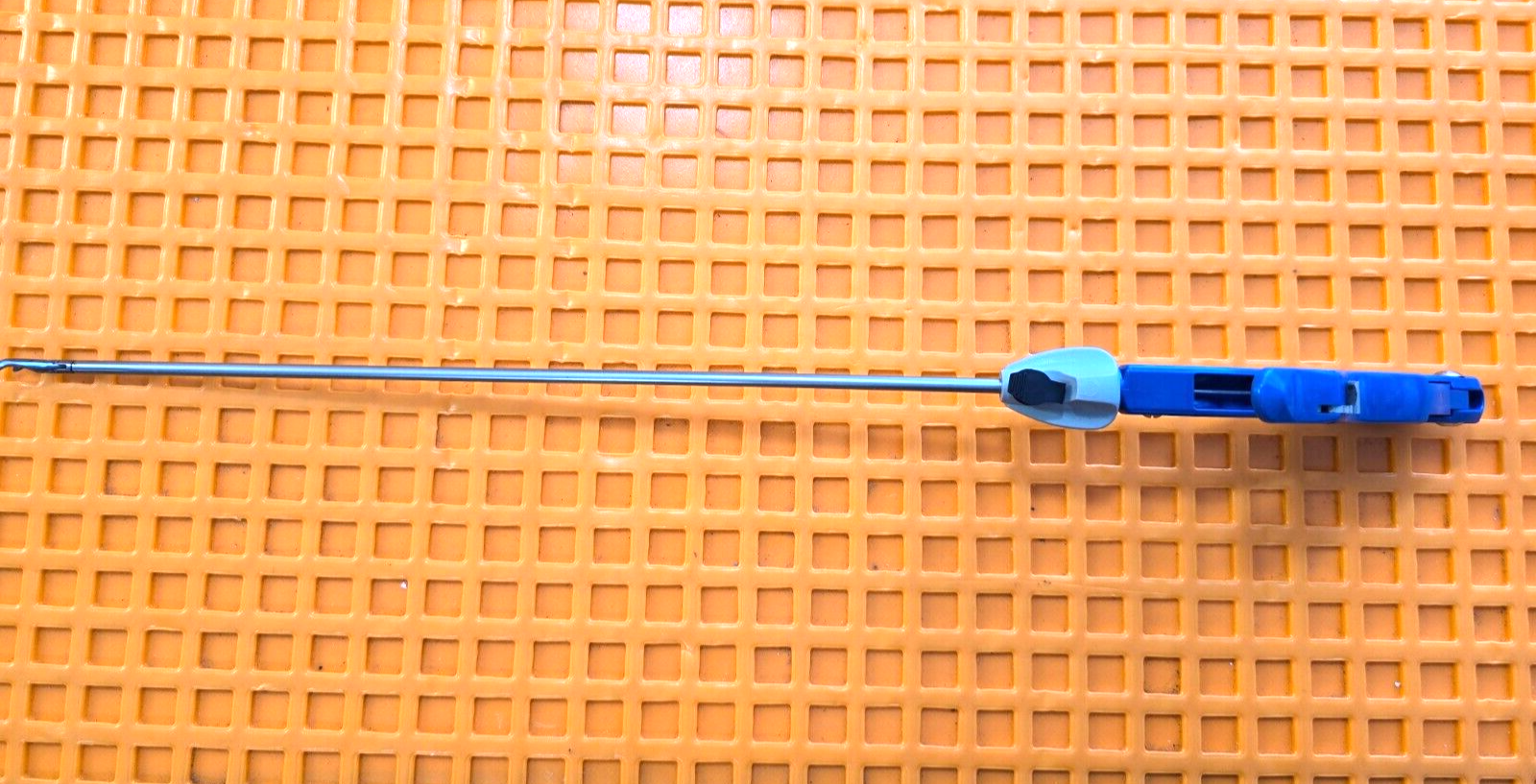 Snowden Pencer 90-8808 Diamond Curved Jaw Needle Holder 5mmx35cm with Lock