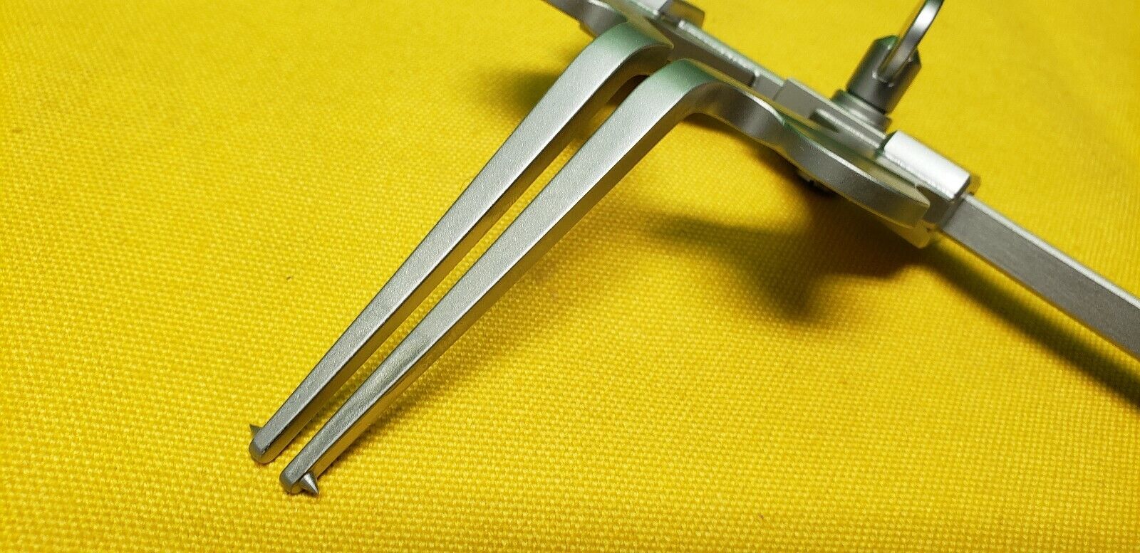 V. Mueller Surgical Orthopedic Vertebra Spreader #2 Cloward Style REF: VM 84-215