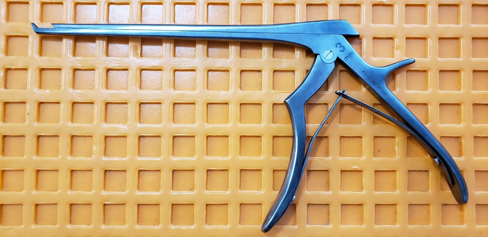 K Medic KM 47-997 Orthopedic Kerrison Rongeurs 40deg  7" shaft 3mm tip Black
