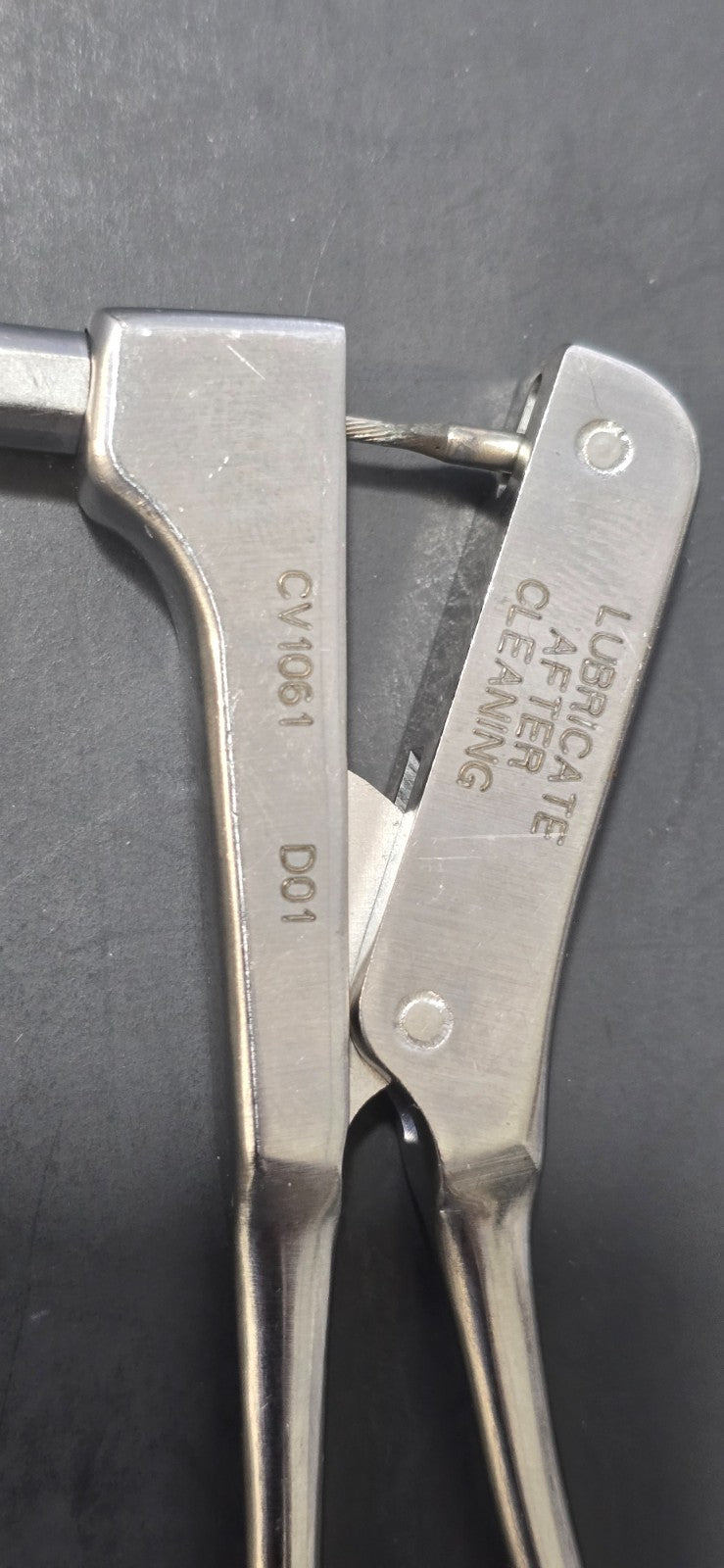 V. Mueller Surgical Crosgrove Forceps Fogarty Jaw Clamp REF: CV 1061