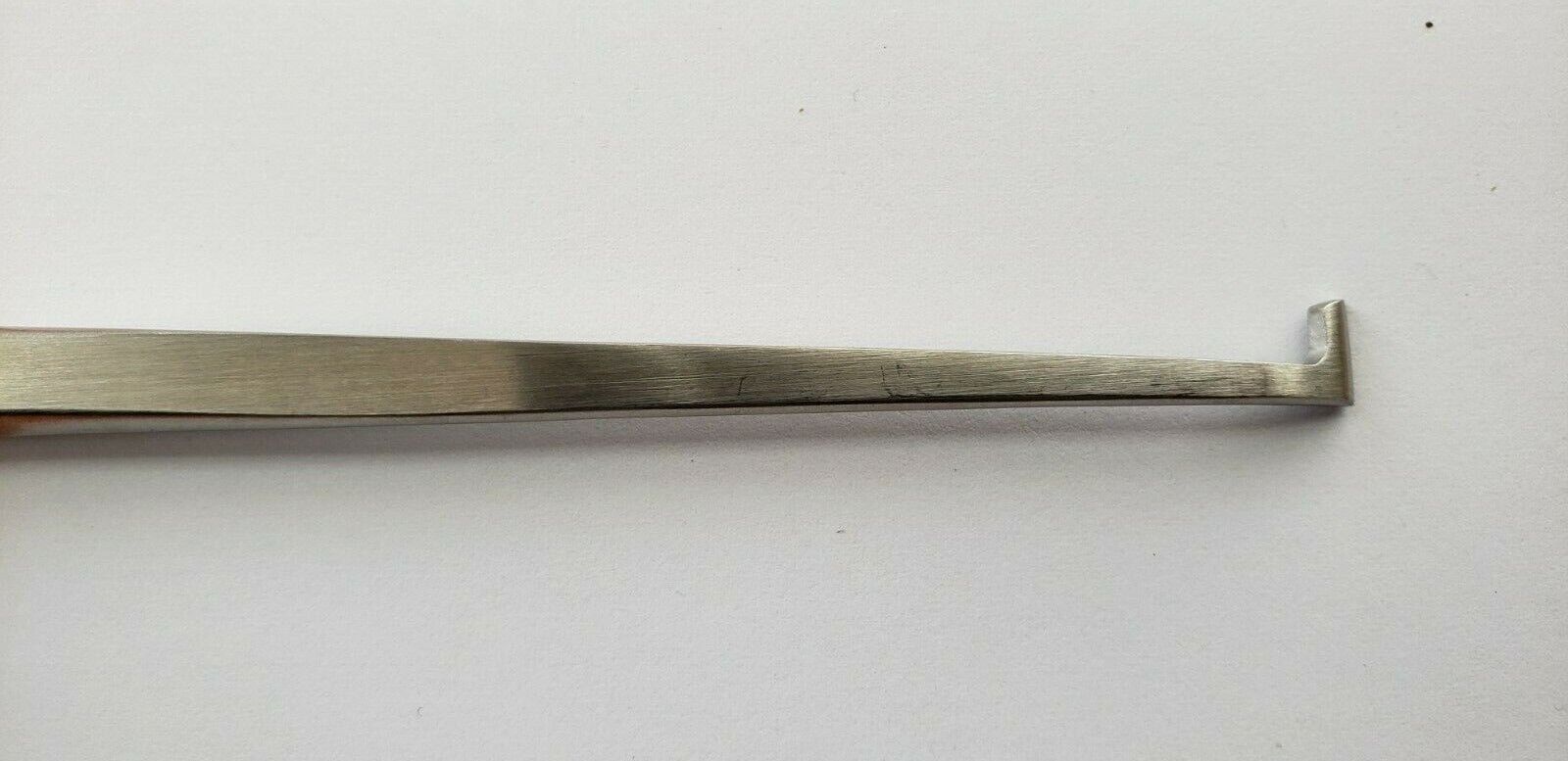 V.Mueller NL9706-001 Surgical Orthopedic McCulloch Right Hockey Stick Chisel