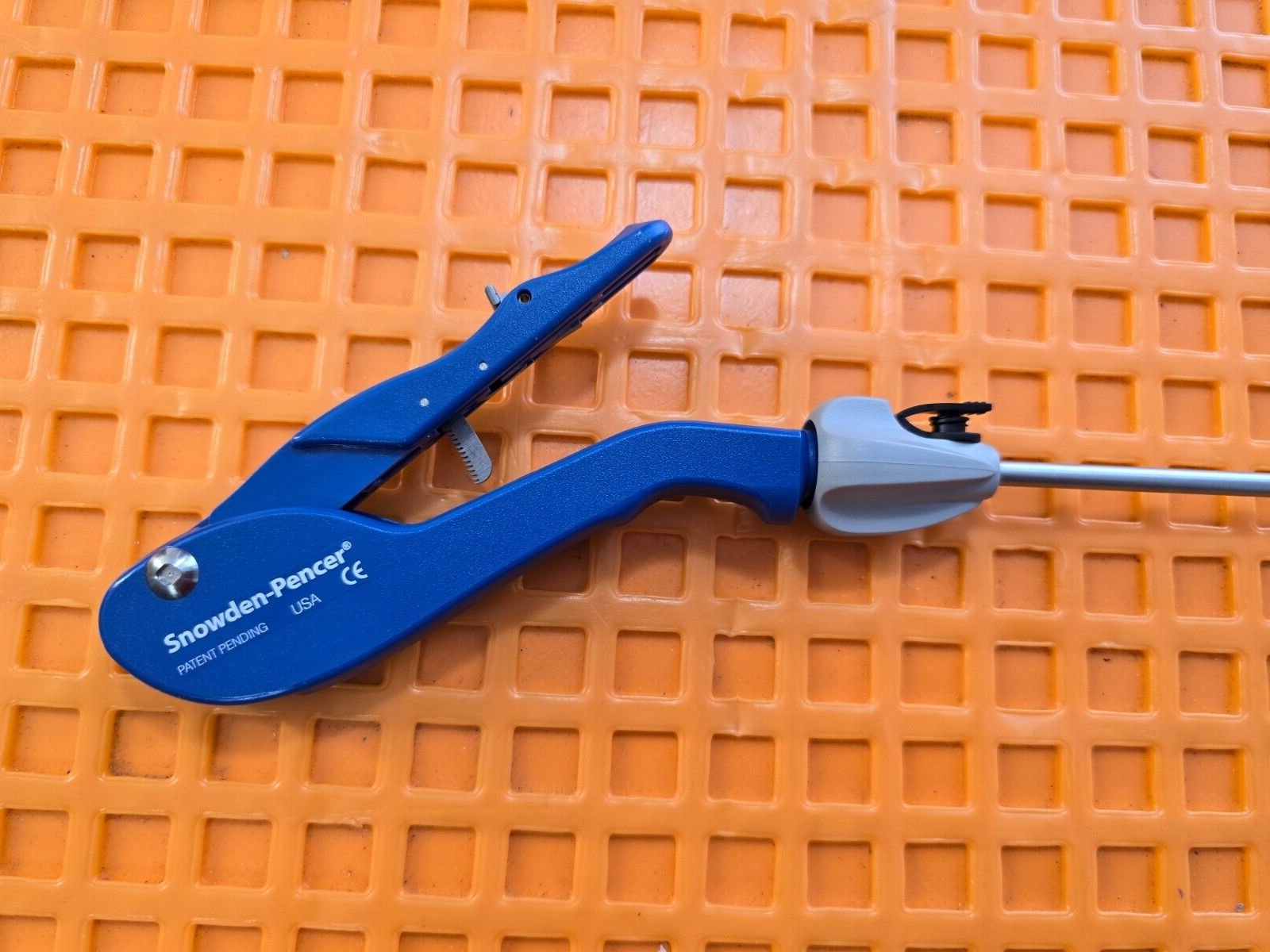 Snowden Pencer 90-8808 Diamond Curved Jaw Needle Holder 5mmx35cm with Lock