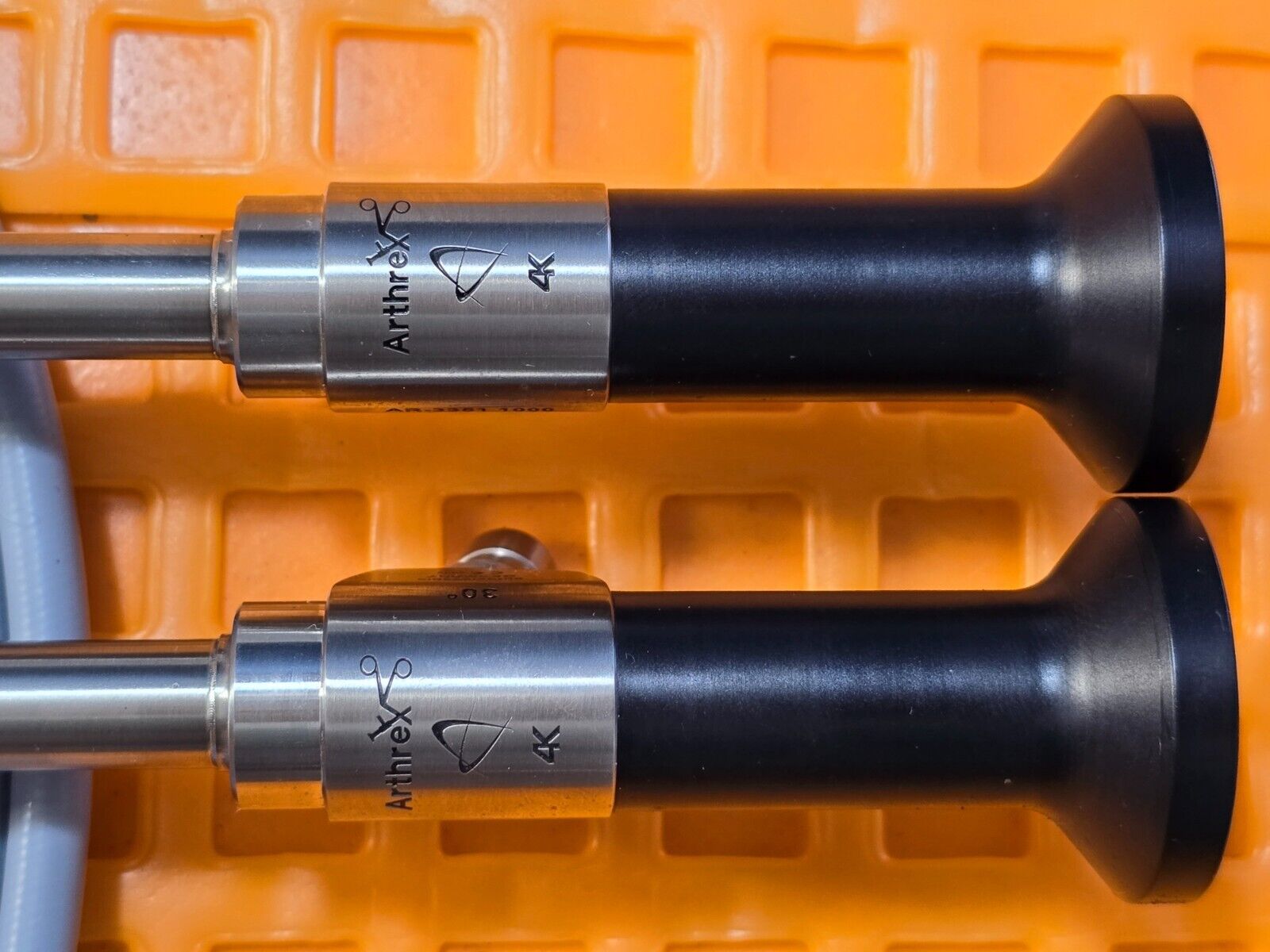 Arthrex Synergy 4K Telescope 10mmx30* & 10mmx0* W- Storz 495ND Fiber Optic Cable