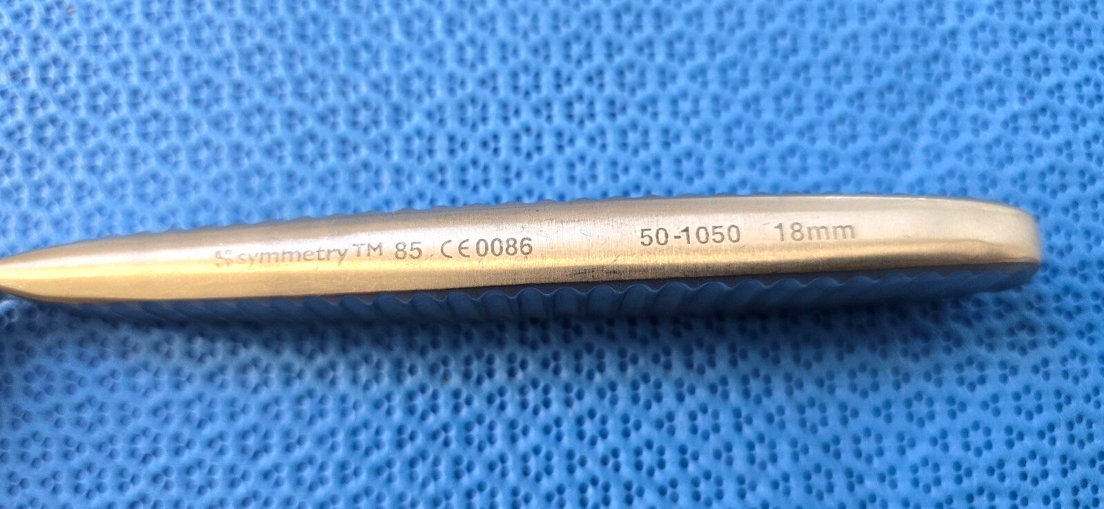 Symmetry Surgical Blade Retractor 18mm Wide Blade, 70mm Handle, 115mm Deep