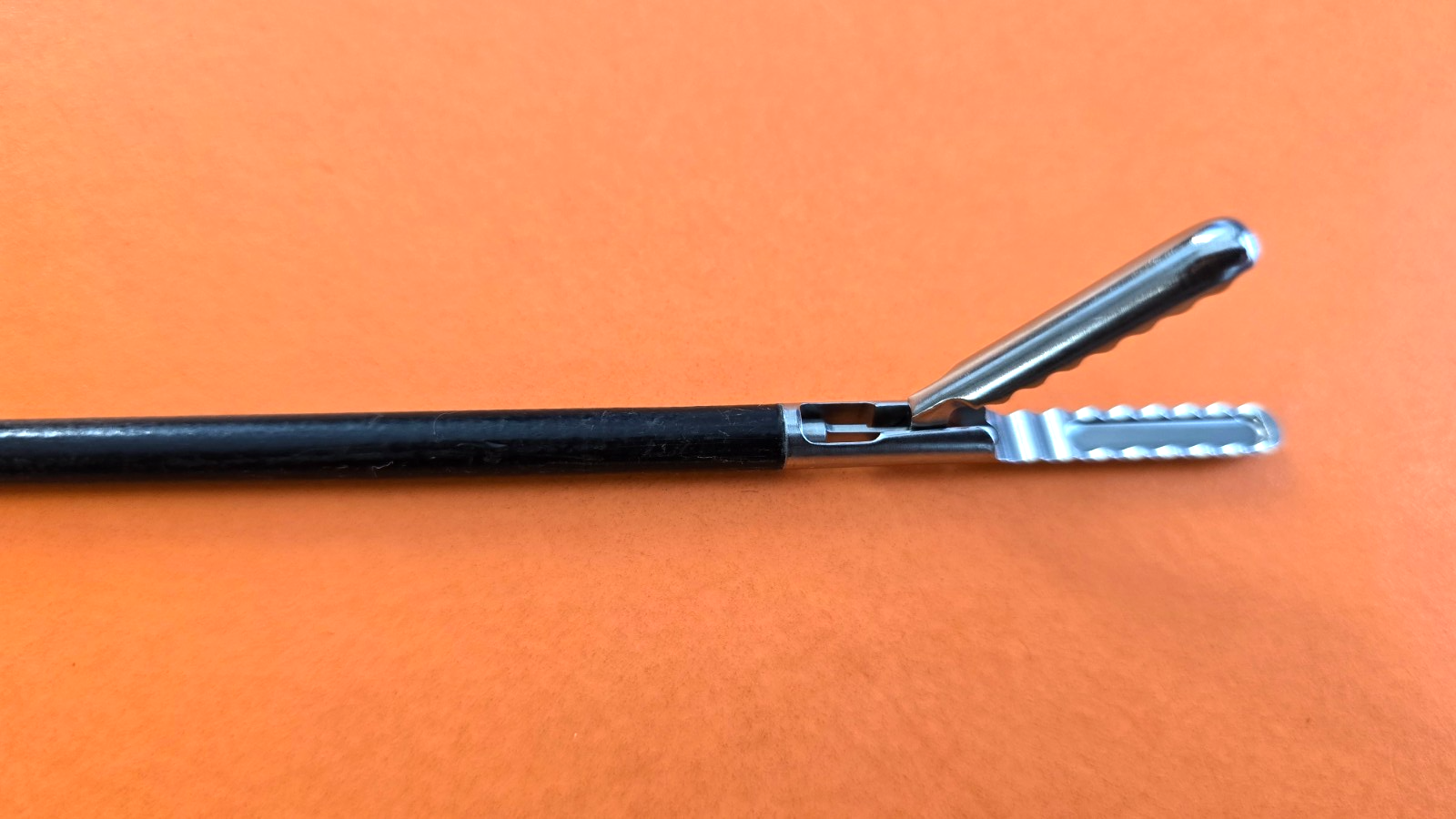 Aesculap 8360-00 Atraumatic Grasping Forceps 5mm x 36cm Single Action