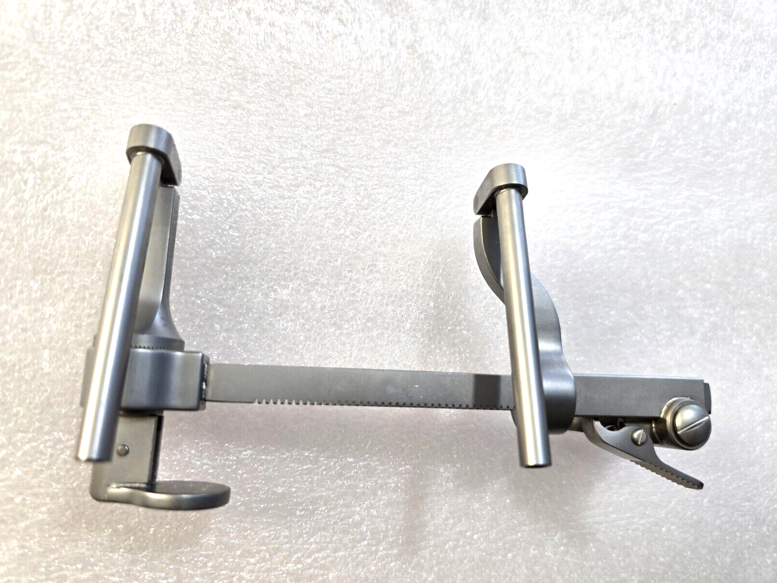 Swiss Surgical Adjustable Cervical Distractor Right with Ratchet