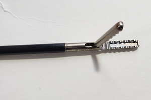 Surgical Direct Laparoscopic Monopolar Fundus Grasping Forceps 5mmx38cm
