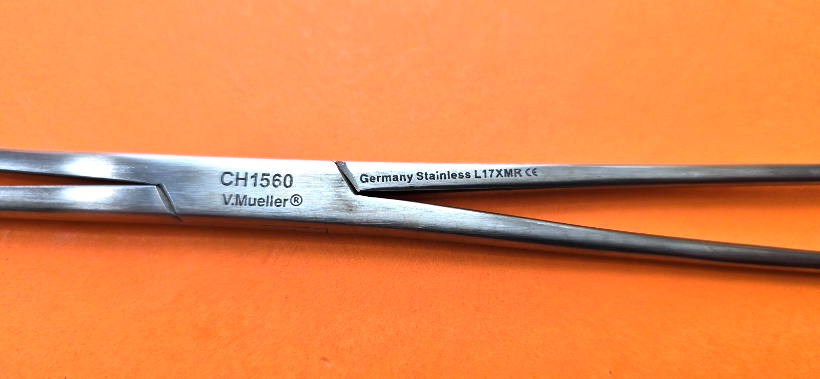 V. Mueller Surgical Allis Tissue Forceps 10" (5x6) teeth REF: SU 1560