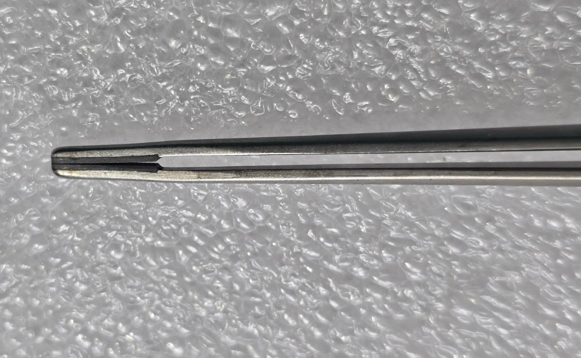 Codman 36-6005 Surgical Cushing Tissue Forceps 7" Carb Bite Tip