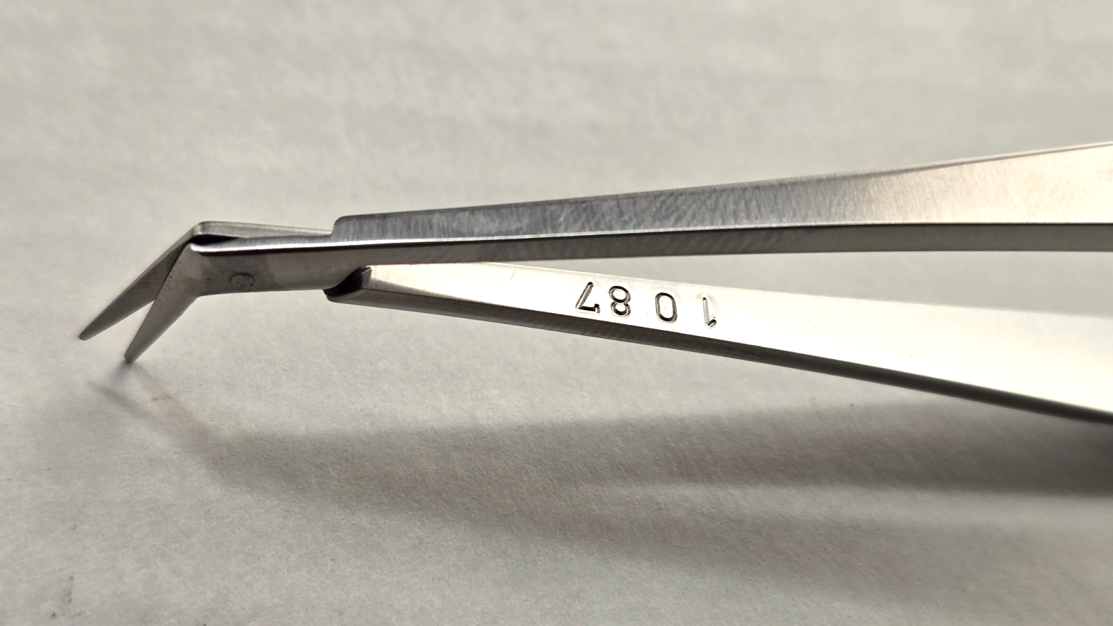 V. Mueller Potts Scissors 60* Angled 5.5" Spring Handle  REF: CH8690