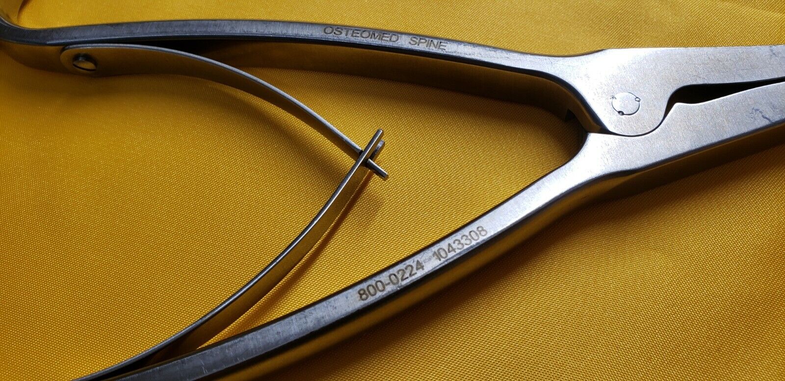 OSTEOMED Surgical Orthopedic Spinal Spreader Angled with Ratchet Handle