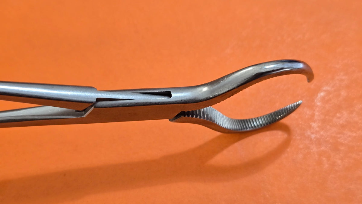 V.Mueller Surgical Lewin Bone Holding Clamp 7"  REF: MD455