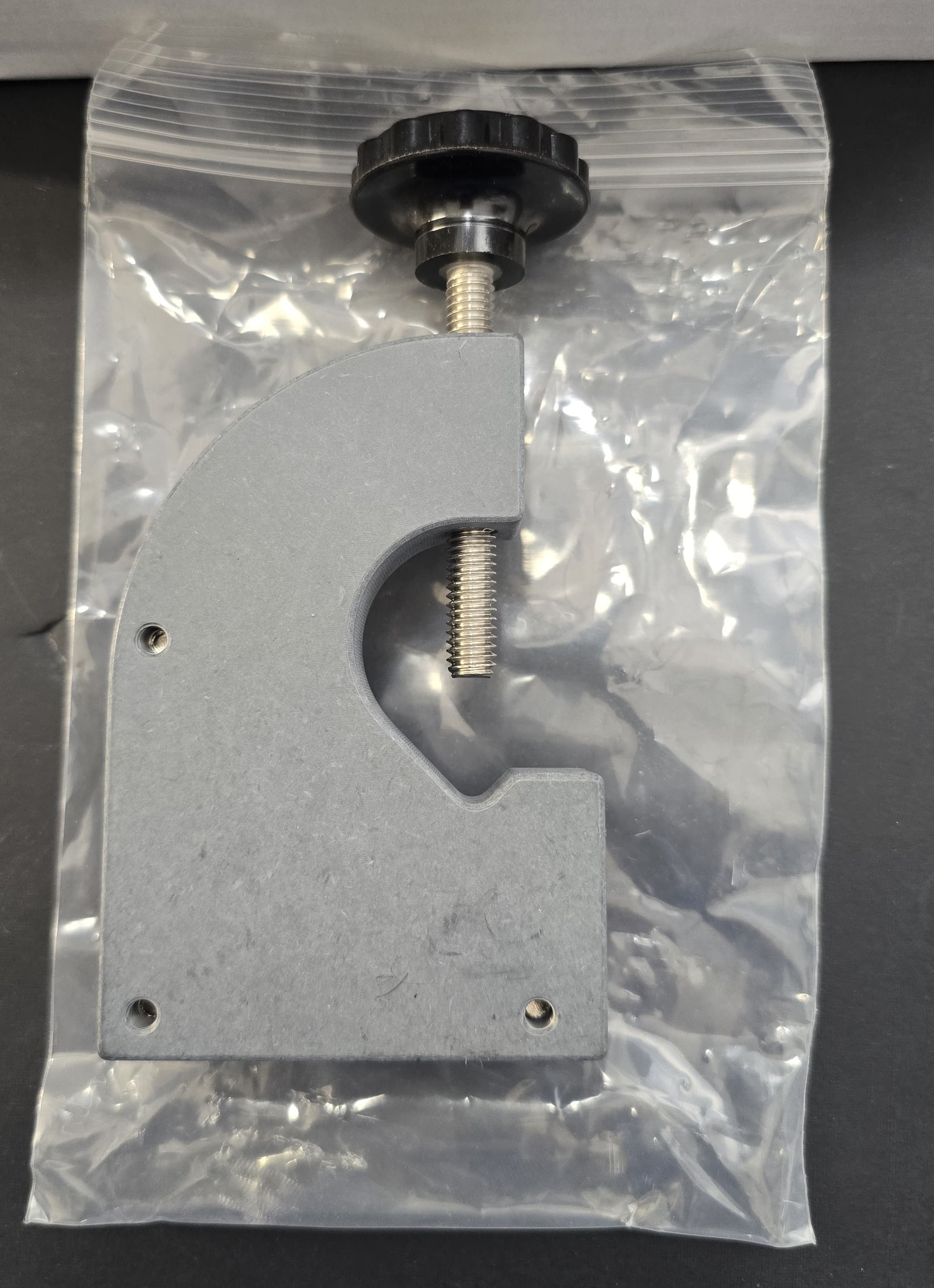 Icu medical Mount Holder for Pole Mounting Monitoring Kit Components REF: 42394-12